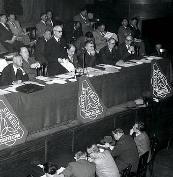 Assemblée générale de la Fédération en 1953. © Archives du Crédit Mutuel.