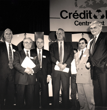 Naissance du Crédit Mutuel Centre Est Europe à Troyes, le 27 avril 1992. © Europ-Flash, archives du Crédit Mutuel.
