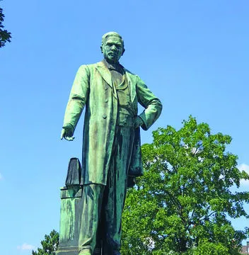 Monument élevé à la mémoire de Friedrich Wilhelm Raiffeisen à Neuwied. © Photo B. S.
