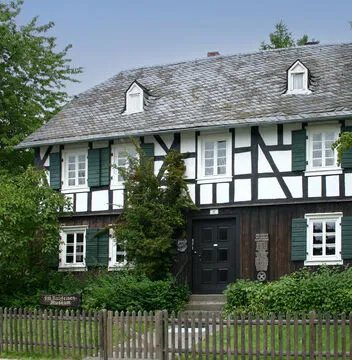 La maison construite par Raiffeisen à Flammersfeld est aujourd’hui un musée à sa mémoire. © Photo B. S.
